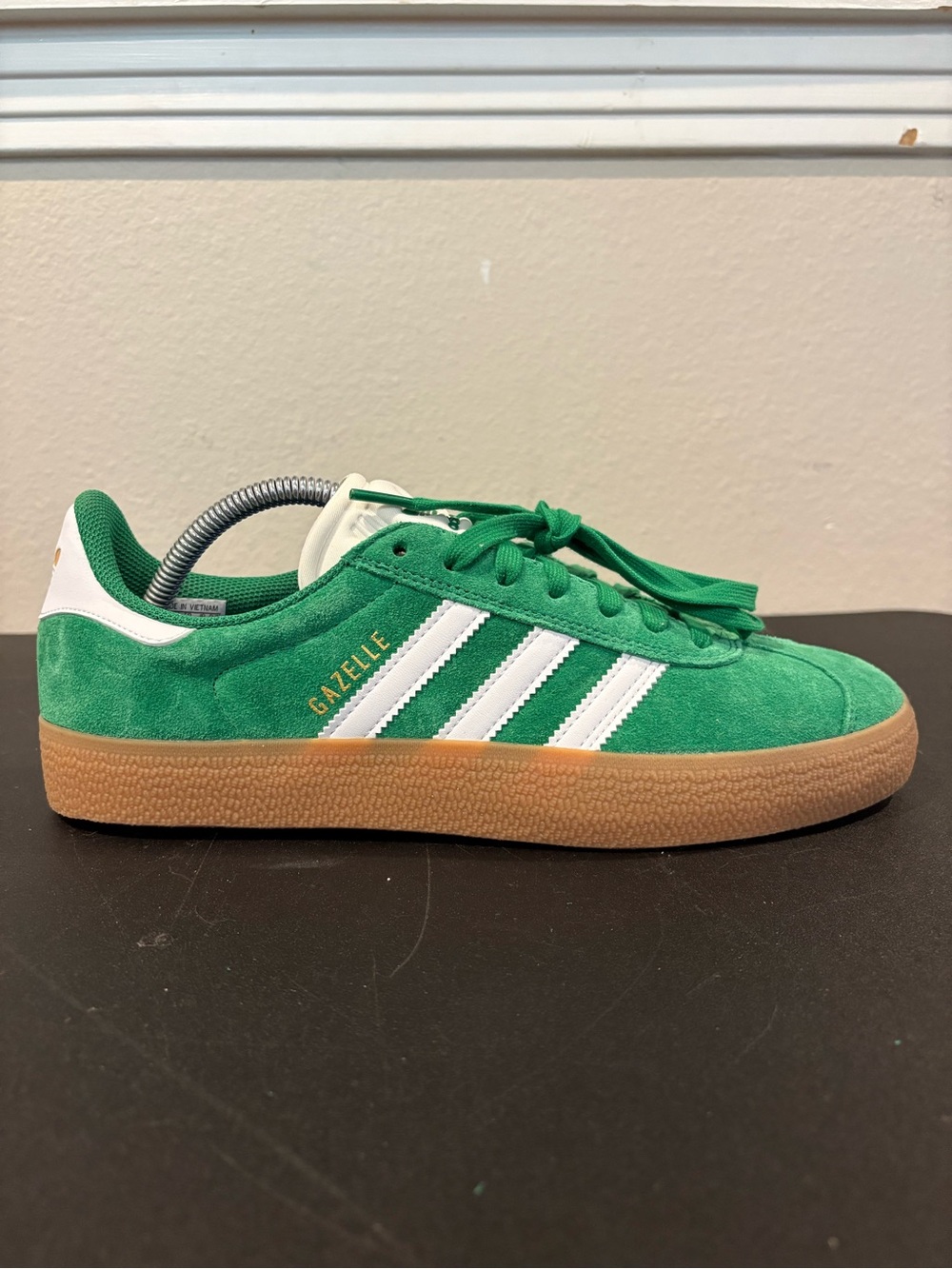 Adidas Gazelle ADV Green Gum Bottoms Casual Shoes JH5247 Mens Size 9.5 - Picture 2 of 10